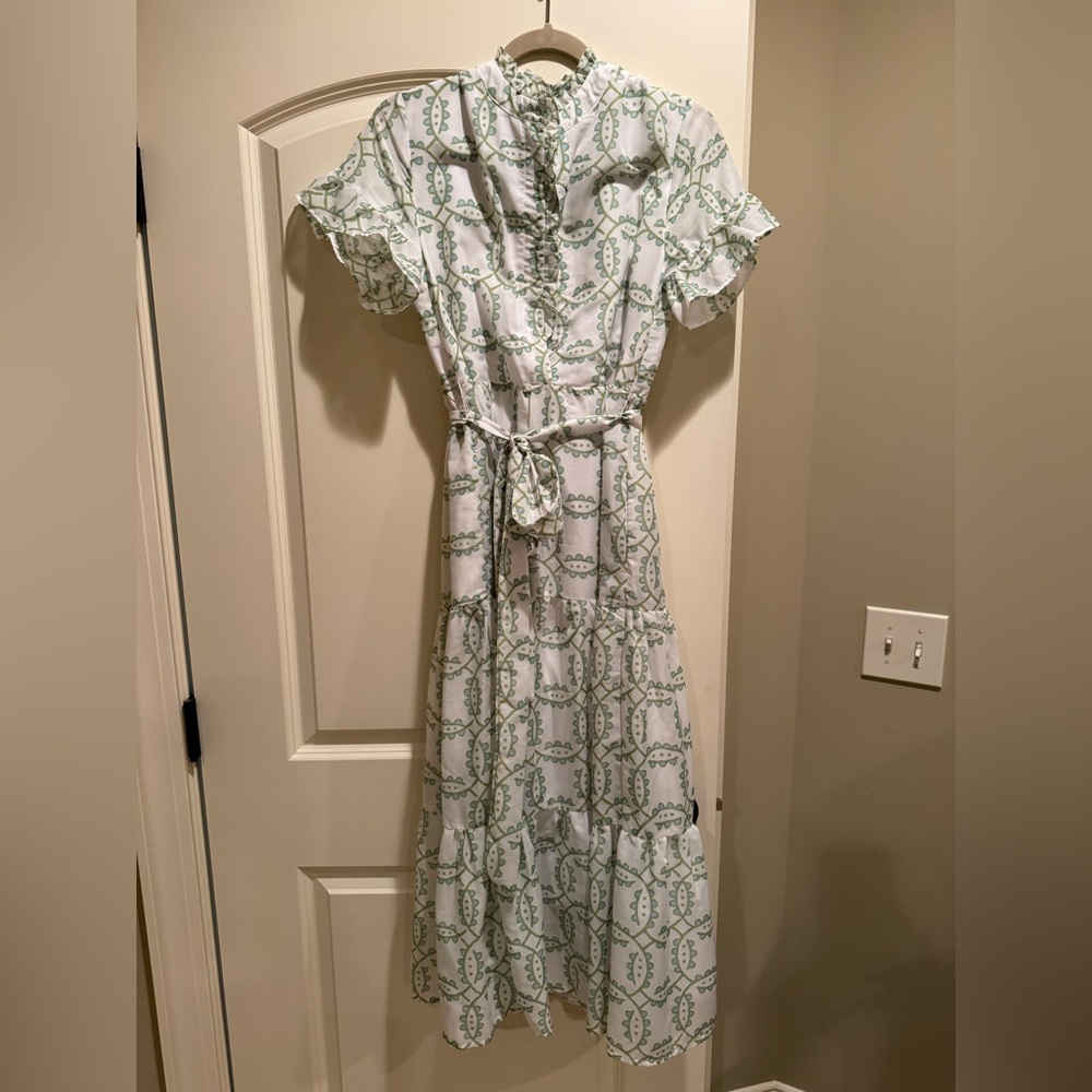 Elegant Green and White Patterned Maxi Dress